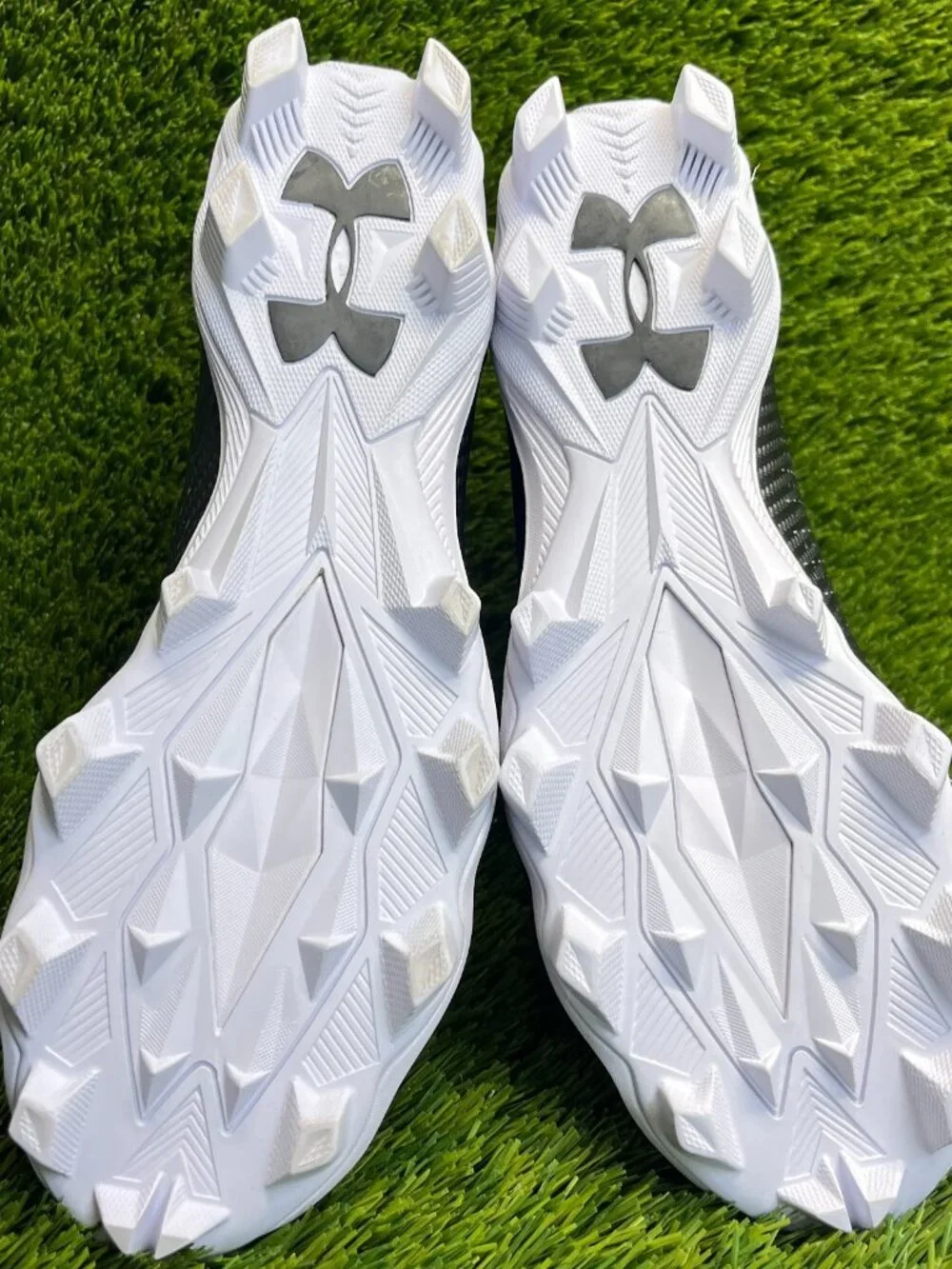 Under Armour‎ Highlight Franchise RM 2.0 Mens Size 9 Black White Football Cleats